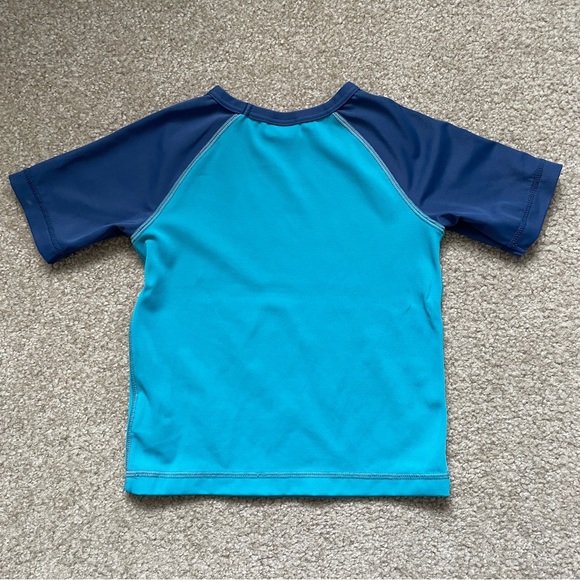 Old Navy Short Sleeve Rashguard 2T - Picture 4 of 5